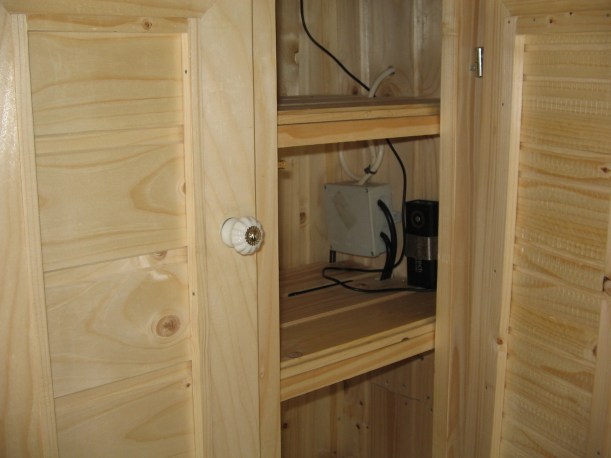 Stromversorgung 220 V und Solar